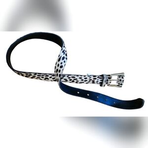 Express fur belt. XS, white and black leopard print.